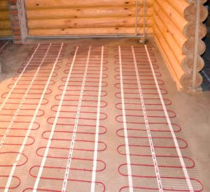Електрична тепла підлога в дерев'яному будинку